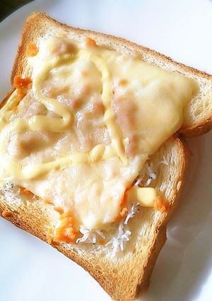 しらすと鮭フレークで簡単食パンアレンジ☆-レシピのメイン写真