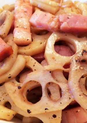 大人の味！レンコンとベーコンの黒胡椒炒め-レシピのメイン写真