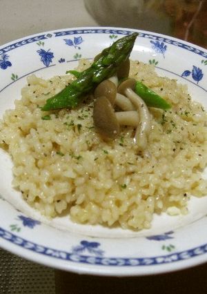 アスパラとしめじのチーズリゾット-レシピのメイン写真