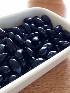 おせち料理に黒大豆の煮豆-レシピのメイン写真
