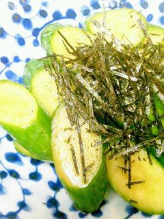 あとひく~キュウリの浅漬け♪ごま油風味-レシピのメイン写真