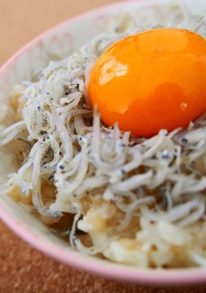 簡単ご飯◇ふわっふわ◆しらす卵かけご飯-レシピのメイン写真