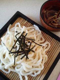 めんつゆで,きのこ入りざるうどん。・:+-レシピのメイン写真