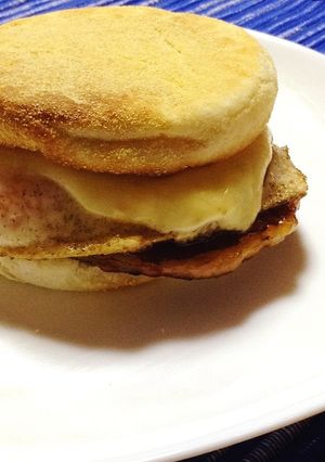 ボリューミー朝食！ハムエッグマフィン-レシピのメイン写真