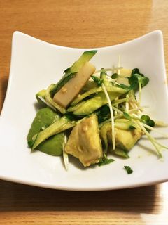簡単!アボカドとかまぼこのわさび醤油和え-レシピのメイン写真