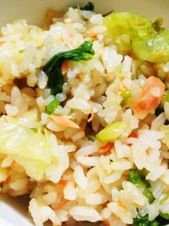 包丁いらず!鮭フレークとレタスの炒飯-レシピのメイン写真