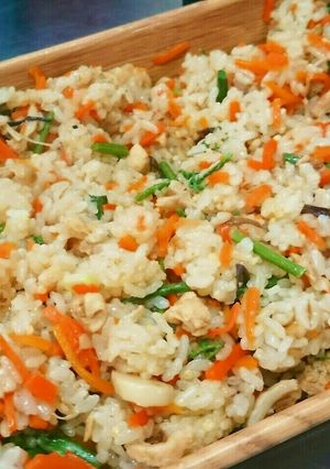 おばあちゃんの炊飯器簡単マグロ山菜おこわ-レシピのメイン写真