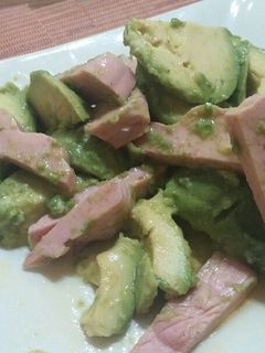 アボカドと魚肉ソーセージのさっぱりサラダ-レシピのメイン写真