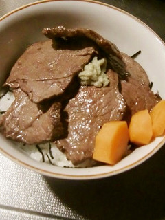 ローストビーフが変身!牛肉ごま油どんぶり-レシピのメイン写真