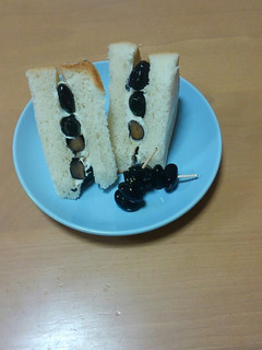 クリームチーズと黒豆のサンドイッチ-レシピのメイン写真