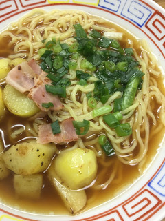 ベーコンとジャガイモをのせたラーメン-レシピのメイン写真