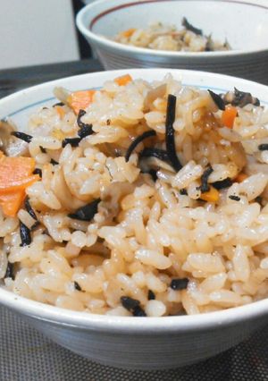 ひじき入り炊き込みご飯-レシピのメイン写真