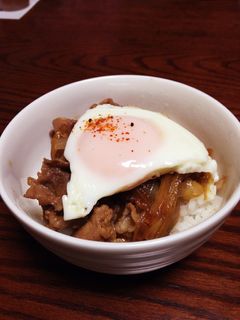 半熟目玉焼きのっけ豚丼-レシピのメイン写真
