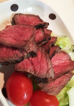 簡単ローストビーフ(フライパン野菜塩麹漬-レシピのメイン写真