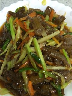 氷蒟蒻とブロッコリーの芯で青椒肉絲風炒め-レシピのメイン写真