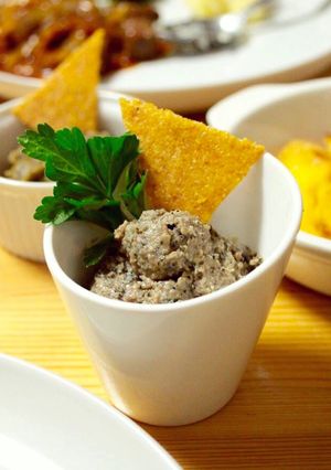 材料これだけ。おせちの残りで黒豆ディップ-レシピのメイン写真
