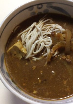 お雑煮の汁で！カレー蕎麦-レシピのメイン写真