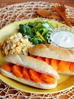 ワンプレ朝食~柿とクリチのデザートサンド-レシピのメイン写真