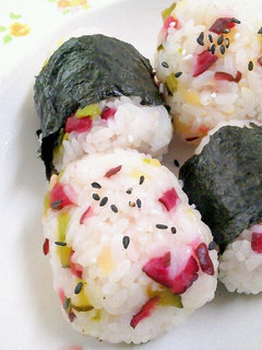 さっぱり~漬け物おにぎり☆お茶漬けにも♪-レシピのメイン写真