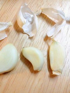 レンジ20秒!簡単にニンニクの皮剥けたよ-レシピのメイン写真