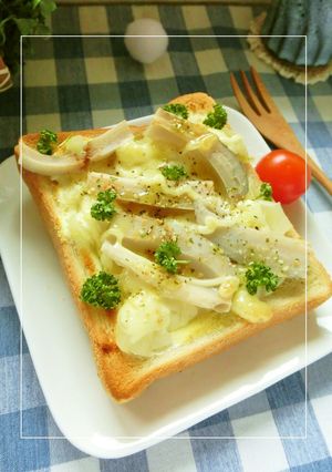 ハーブ香る❀玉葱×シャキ²蓮根トースト-レシピのメイン写真