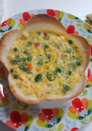 餃子の皮でお花みたいなキッシュ-レシピのメイン写真