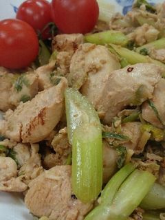 鶏胸肉とセロリで!生姜焼き〜♬-レシピのメイン写真