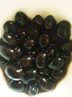 おせちに簡単♪圧力鍋で黒豆煮☆甘さ控えめ-レシピのメイン写真