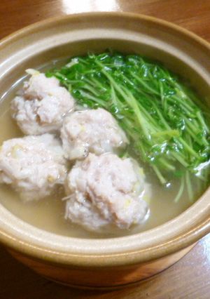 鶏団子と豆苗のお鍋♪-レシピのメイン写真