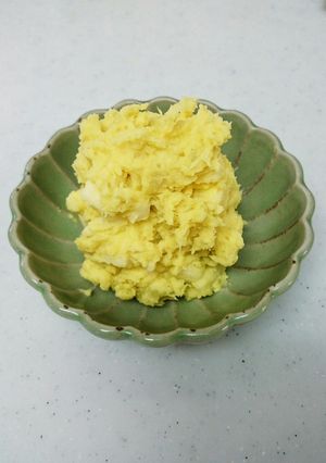 簡単!さつまいもとﾘﾝｺﾞのｻﾗﾀﾞ-レシピのメイン写真