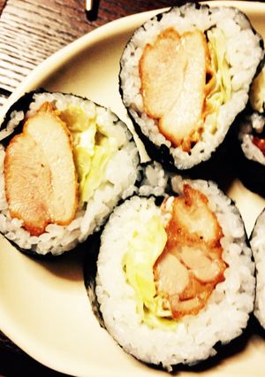 手抜きで子供ルンルン♪冷凍から揚げマキ-レシピのメイン写真