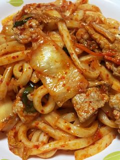 ごま油香る豚キムチ焼きうどん-レシピのメイン写真
