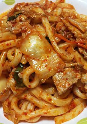 ごま油香る豚キムチ焼きうどん-レシピのメイン写真