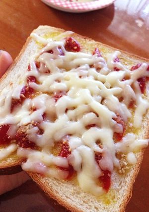朝食♡ごまとオリーブオイルのピザトースト-レシピのメイン写真