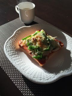 材料シンプル☆飽きないピザトースト-レシピのメイン写真