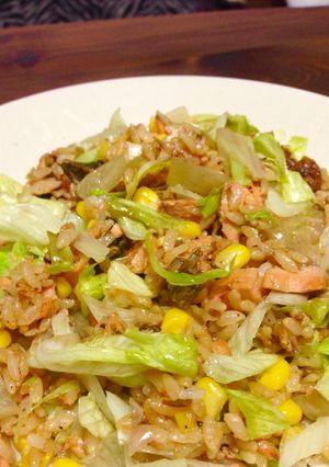 鮭とレタスとコーンの炒飯-レシピのメイン写真