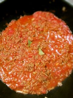 ひき肉と玉ねぎとトマト缶でミートソース-レシピのメイン写真