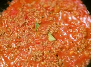 ひき肉と玉ねぎとトマト缶でミートソース-レシピのメイン写真