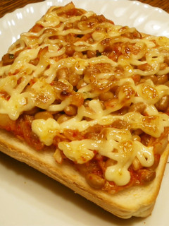 おひとりさまの納豆キムチトースト-レシピのメイン写真