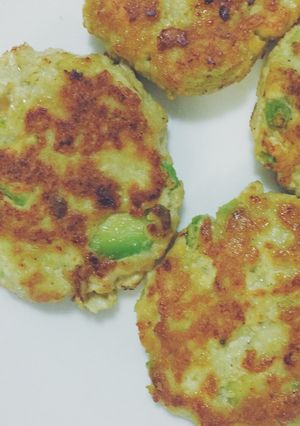 かんたん♩アボカドと豆腐のハンバーグ-レシピのメイン写真