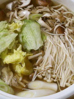 せせりとレタスのあっさり醤油鍋-レシピのメイン写真