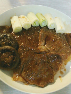 ステーキ?焼き肉?簡単牛ロース丼☆-レシピのメイン写真