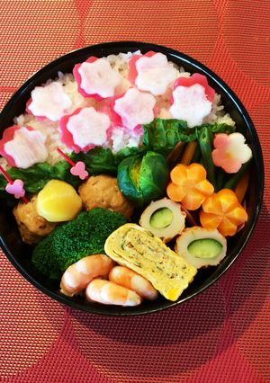 桜さく！お花見お弁当・合格祈願お弁当-レシピのメイン写真