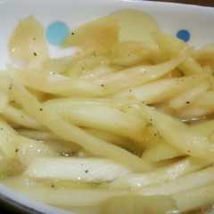 A picture of 簡単☆セロリの箸休め☆大量消費.