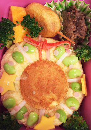 メロンパンでクリスマスリース弁当-レシピのメイン写真