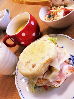 朝食に☆イングリッシュマフィンサンド-レシピのメイン写真