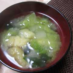 油揚げと白菜とワカメの味噌汁-レシピのメイン写真