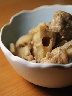 圧力鍋でホロっと!手羽元とレンコンの煮物-レシピのメイン写真