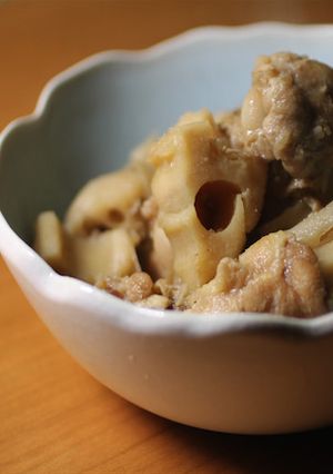 圧力鍋でホロっと！手羽元とレンコンの煮物-レシピのメイン写真