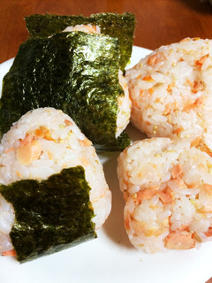 洗い物無し!鮭おにぎり!-レシピのメイン写真